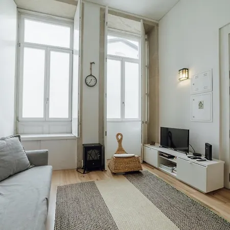 Historic & Sunny Mezzanine Bolhao By Vacationy Apartment *