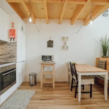 Apartman Historic & Sunny Mezzanine Bolhao By Vacationy