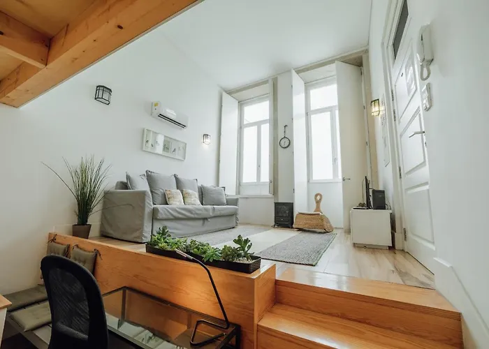 Historic & Sunny Mezzanine Bolhao By Vacationy